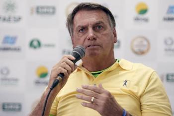 Bolsonaro es hospitalizado por infección cutánea y dolor abdominal en Sao Paulo