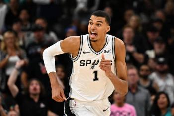 La brillantez de Brunson impulsa a los Knicks a superar a los Pacers