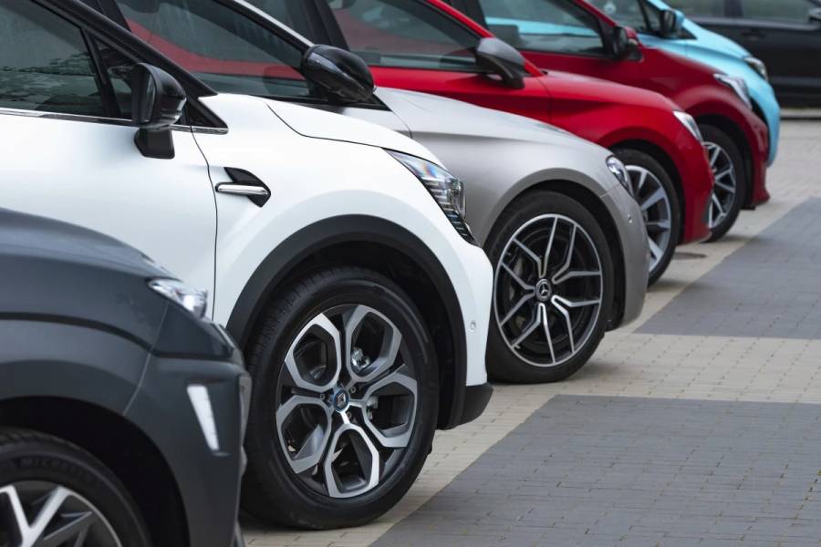 Crecen exportaciones y producción de autos en abril