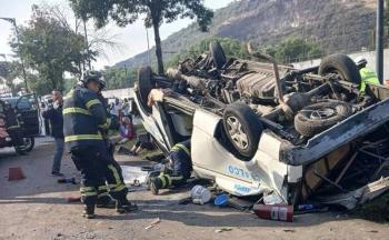 FGJCDMX investiga accidente automovilístico en Iztapalapa que dejó dos muertos y varios heridos