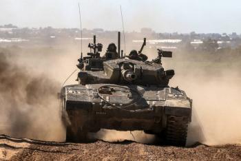 Israel despliega tanques en Rafah y controla paso fronterizo entre Gaza y Egipto