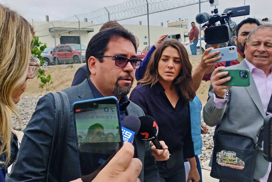 Ordenan enjuiciar a un supuesto asesino de dos surfistas australianos y uno estadounidense