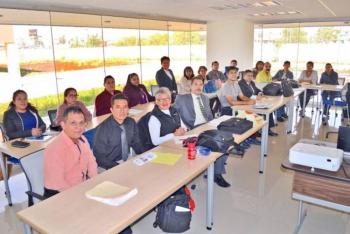 Universidad Mexiquense del Bicentenario empodera a adultos mayores con educaci&oacute;n universitaria