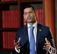 Exministro del Interior de Colombia se asombra de estrategia de victimismo de Petro