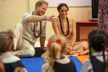 El príncipe Harry y Meghan visitan Nigeria para la campaña Invictus