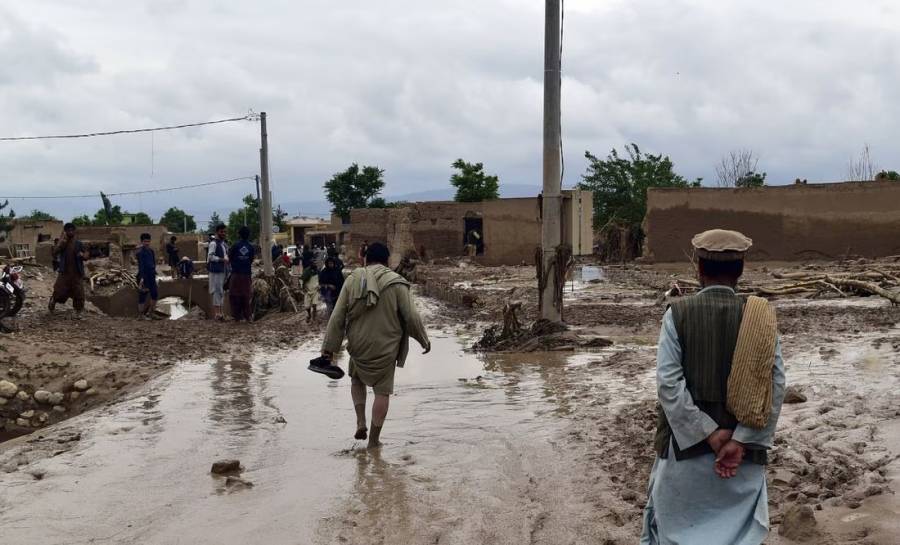 Inundaciones devastadoras cobran la vida de más de 300 personas en Afganistán   