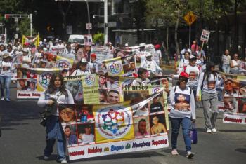 Madres buscadoras marchan en Guadalajara en el d&iacute;a de la madre