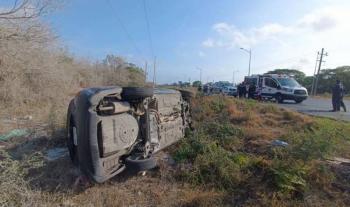 Fuerte volcadura en la carretera Mérida-progreso deja dos lesionados graves