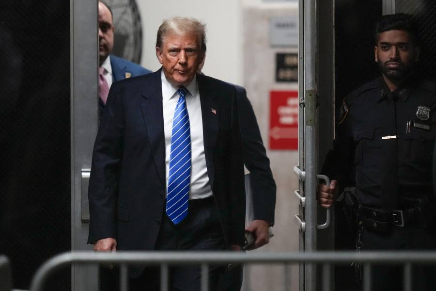 Exabogado de Trump reconoce en juicio que mintió por el exmandatario