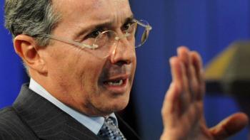 &Aacute;lvaro Uribe llama a la unidad de Colombia