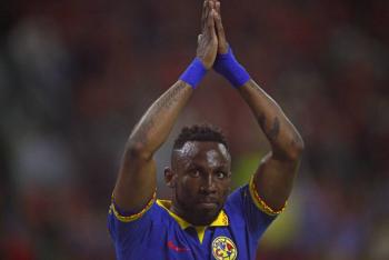 Colombiano Qui&ntilde;ones rompe en llanto por su milagroso gol en el f&uacute;tbol mexicano