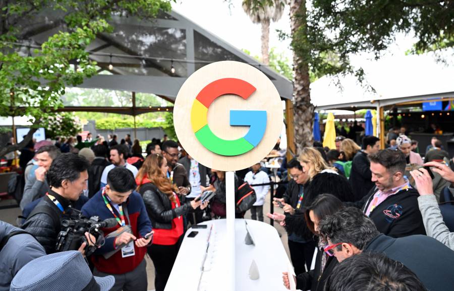 Los asistentes IA de Google acompa&ntilde;an a los usuarios.