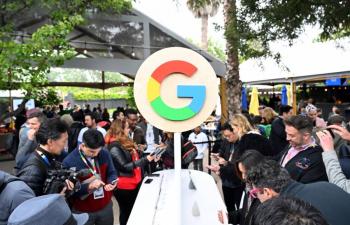 Los asistentes IA de Google acompa&ntilde;an a los usuarios.