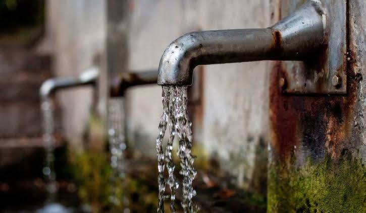 Gobernador prepara documentos de la concesión del Agua