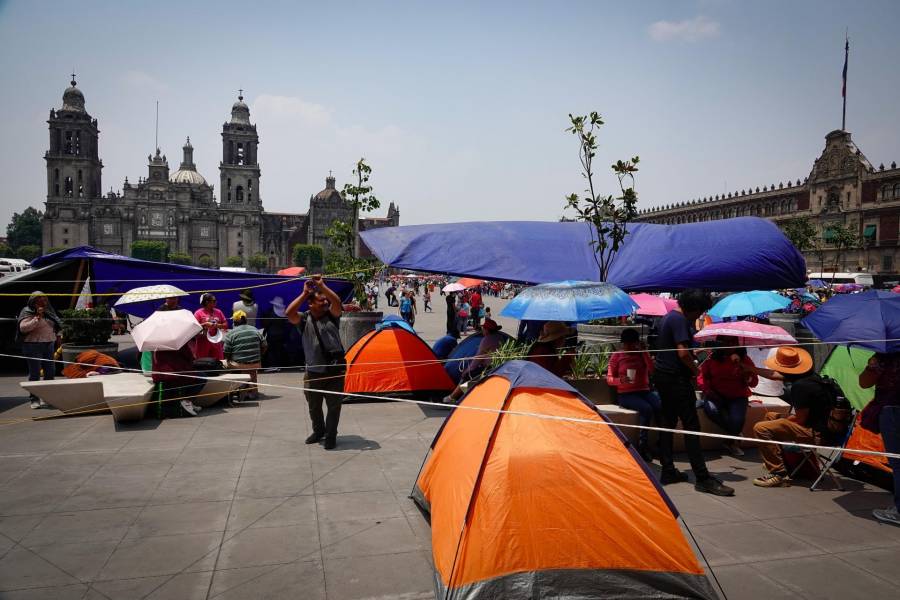 CNTE rechaza aumento salarial y mantendrá plantón en el Zócalo