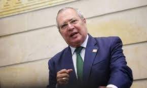 Corte Suprema abre investigación a Iván Name, por posibles irregularidades electorales