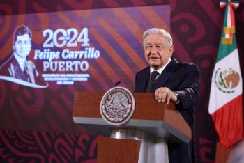 S&iacute; estar&aacute; la bandera en el Z&oacute;calo el domingo, y las vallas en Palacio, responde AMLO a X&oacute;chitl G&aacute;lvez