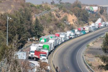 Accidente en la Naucalpan-Toluca provoca cierre temporal de la autopista