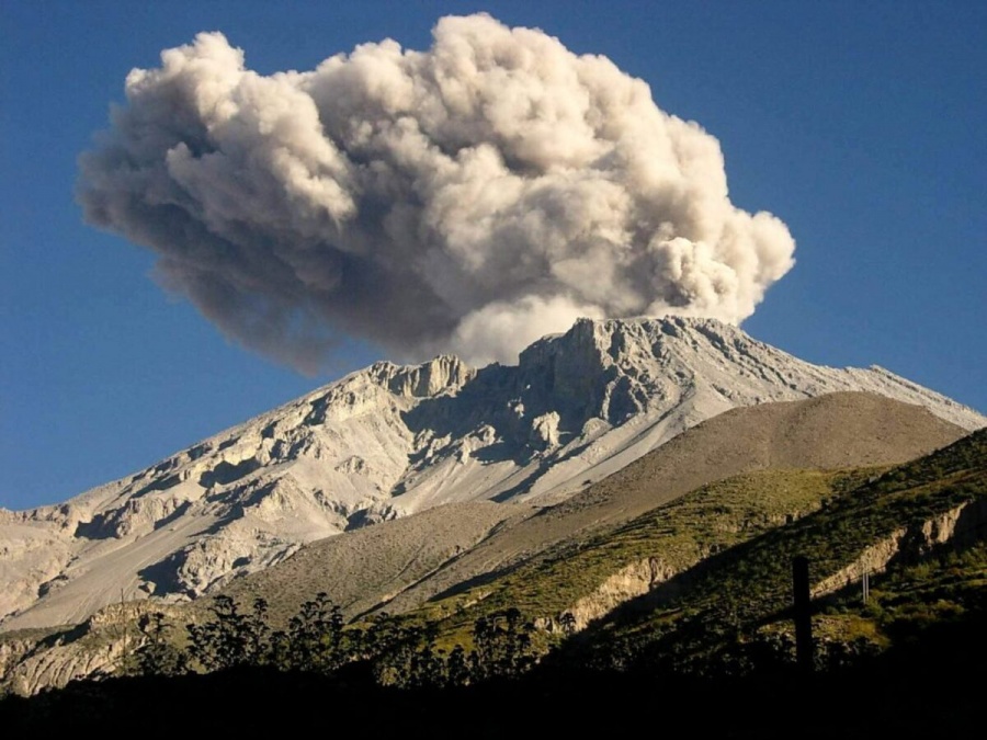 Plataforma de la UNAM monitorea en tiempo real 83 volcanes en el mundo