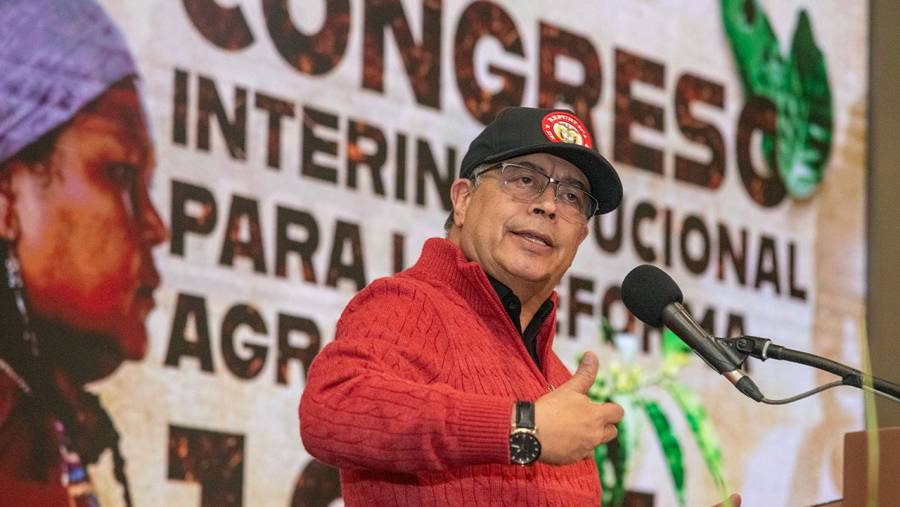 Petro anuncia que Gobierno comprar&aacute; tierras f&eacute;rtiles e improductivas a valor comercial