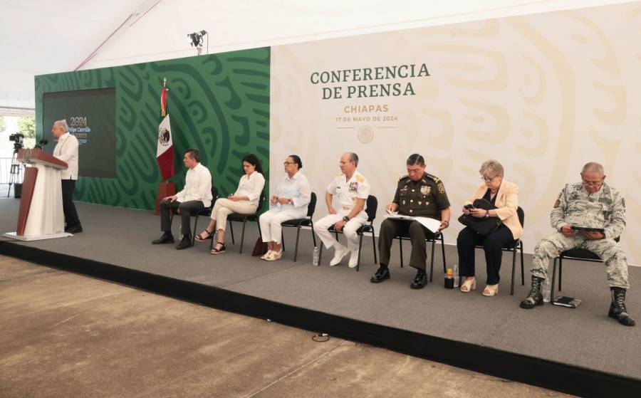 ¿M&aacute;ynez declina por X&oacute;chitl? AMLO evita el tema pero pide claridad