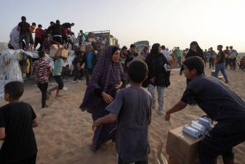 Gaza recibe un primer cargamento de ayuda humanitaria tras varios d&iacute;as de bloqueo