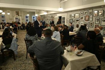 Trump como defensor de las armas en la convenci&oacute;n anual de su poderoso lobby