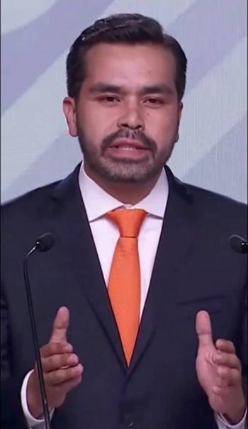 M&aacute;ynez reitera a su apoyo a los ni&ntilde;os y ni&ntilde;as del pa&iacute;s