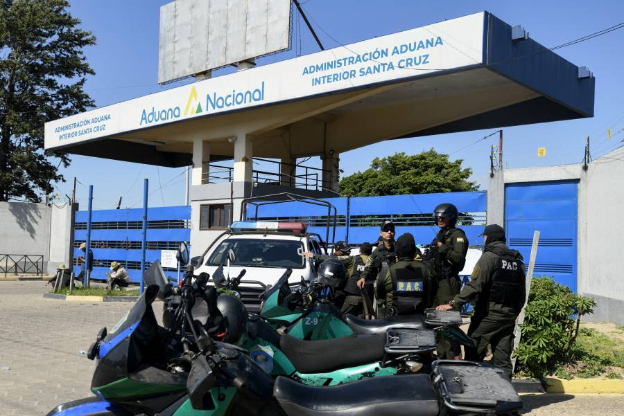 Bolivia enfrenta bloqueos por escasez de d&oacute;lares que el gobierno niega