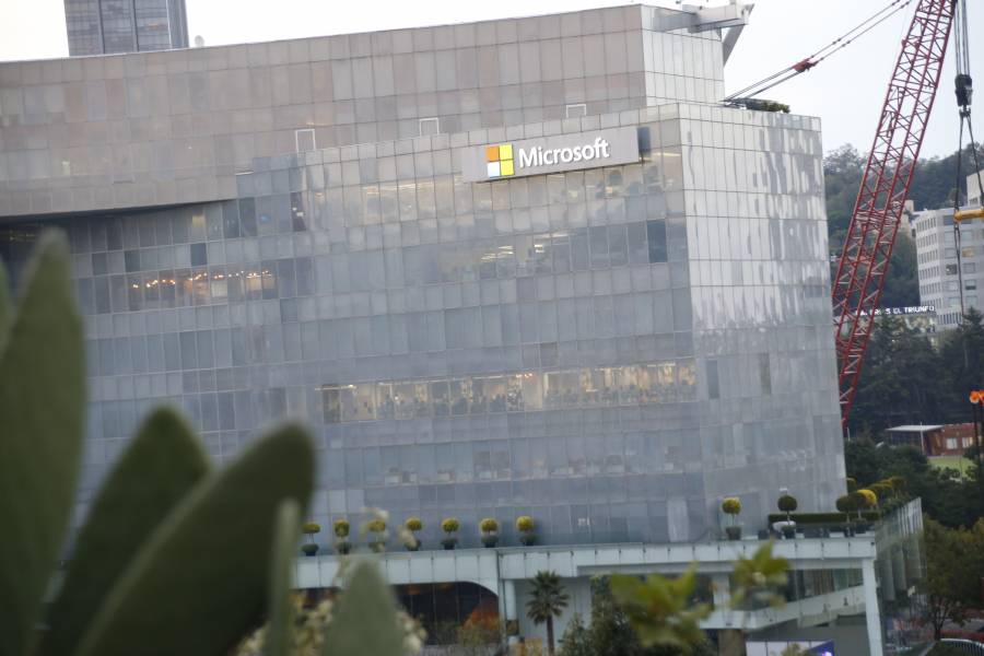 La Unión Europea presiona a Microsoft por los riesgos de IA Generativa