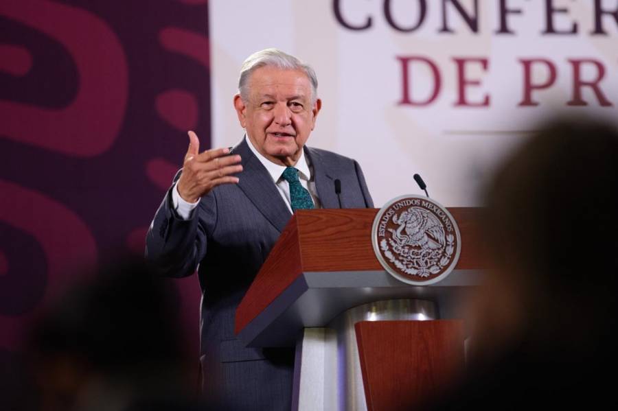 AMLO critica a candidato que llam&oacute; morenacos: a simpatizantes de morena
