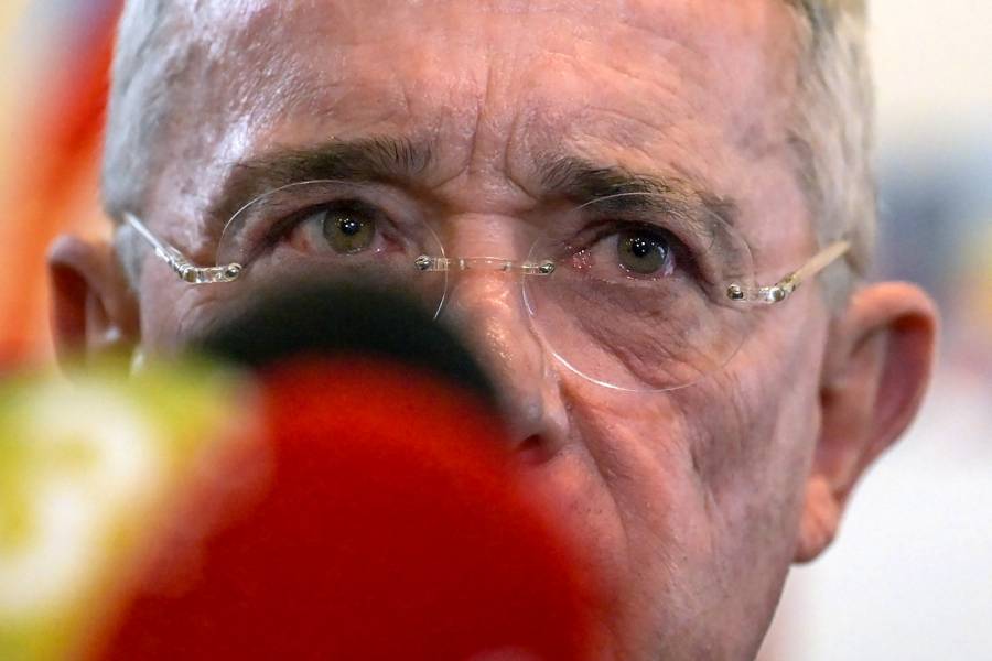Inicia juicio contra expresidente &Aacute;lvaro Uribe por manipulaci&oacute;n de testigos