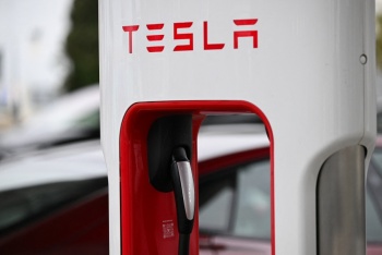 Tesla comienza a construir su segunda megaf&aacute;brica de bater&iacute;as en Shangh&aacute;i