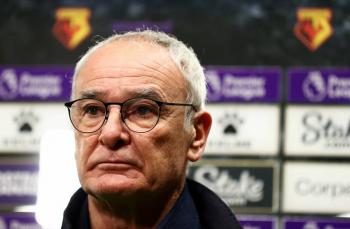 Ranieri se retira con una derrota de su Cagliari contra la Fiorentina