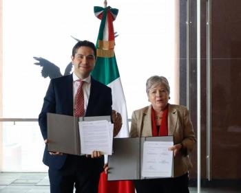 SRE y SAT firman convenio para la inscripci&oacute;n en el RFC de mexicanos en el exterior