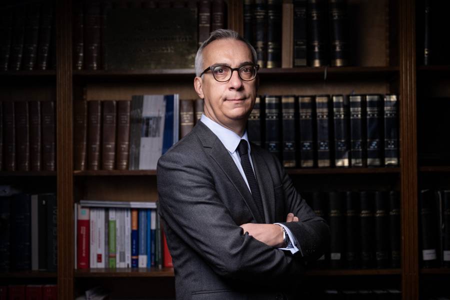 Tribunal de París condena a cadena perpetua a tres sirios en un caso histórico por crímenes de guerra