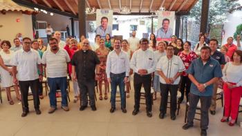 Suscribe El&iacute;as Rescala compromisos por la Paz y las Familias naucalpenses