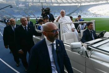 El papa da el saque inicial a la primera Jornada Mundial de los Ni&ntilde;os