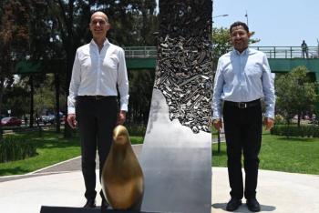 Inauguran en Iztapalapa el monumento “El Peso de la Paz” con armas destruidas del programa “S&iacute; al Desarme, S&iacute; a la Paz”