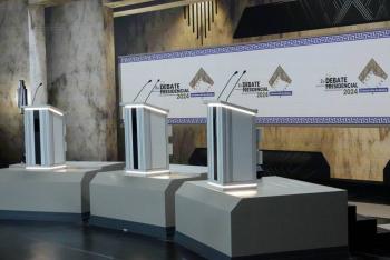 Candidata Rar&aacute;muri habla en su lengua materna, en debate electoral de Guachochi, pero sin interprete