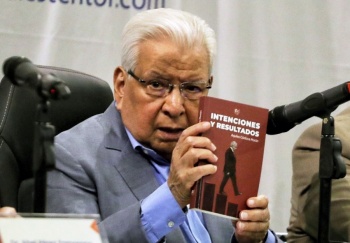 L&iacute;der antorchista presenta su nuevo libro intenciones y resultados