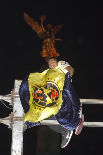 Tragedia en los festejos del bicampeonato del Am&eacute;rica en el &Aacute;ngel de la Independencia