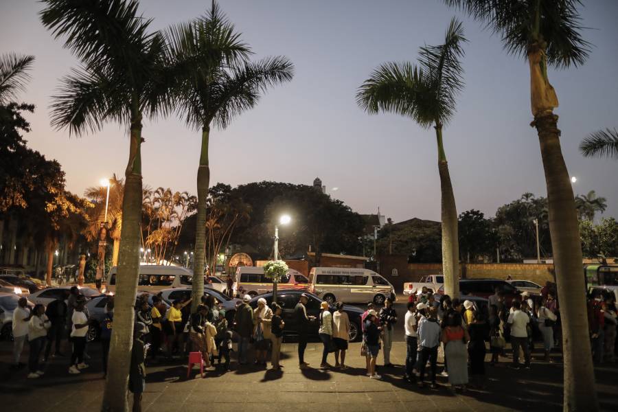 Sudáfrica vota con un largo dominio del ANC en juego