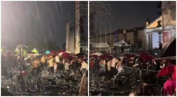 Cierre de campa&ntilde;a de Claudia Delgadillo en Guadalajara es marcado por la lluvia y la molestia de asistentes