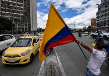 Taxistas de Bogotá se movilizan contra el transporte por aplicación