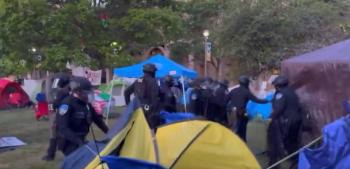 Polic&iacute;a desmantela campamento propalestino en universidad de Detroit