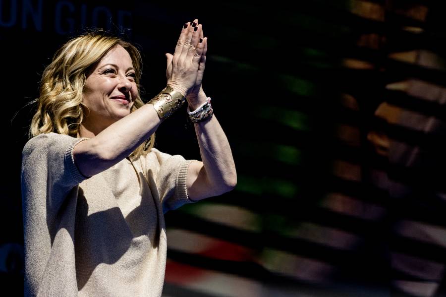 Primera ministra de extrema derecha de Italia presenta elecciones europeas como 