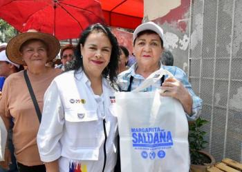 Seguir&eacute; atendiendo las denuncias de los vecinos: Margarita Salda&ntilde;a tras emitir su voto