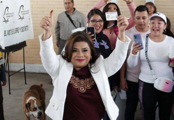 Clara Brugada se dice confiada en ganar la CDMX tras votar en Iztapalapa