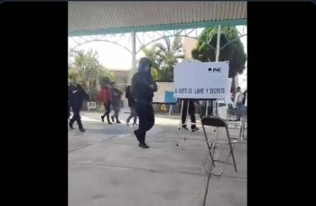 Roban boletas electorales en Tlapanalá, Puebla; reportan detenidos